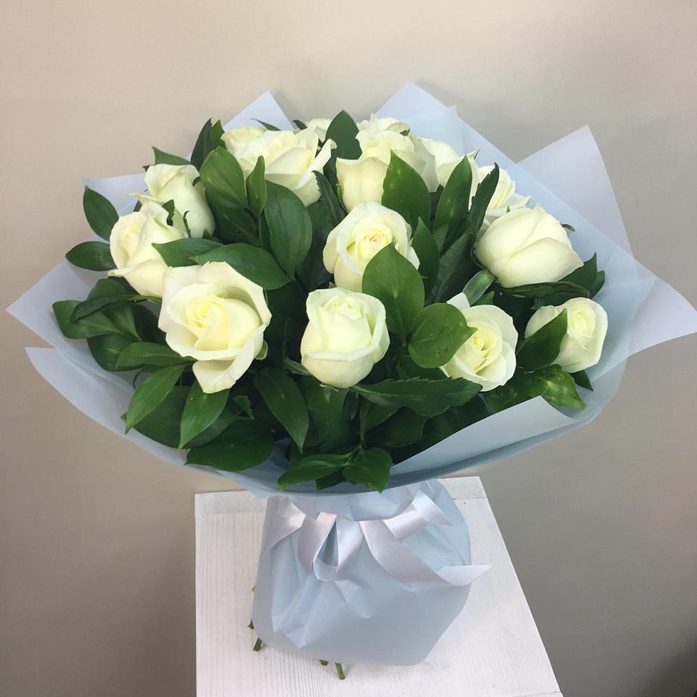 Букет 15 Белых роз Проуд в Тымовское