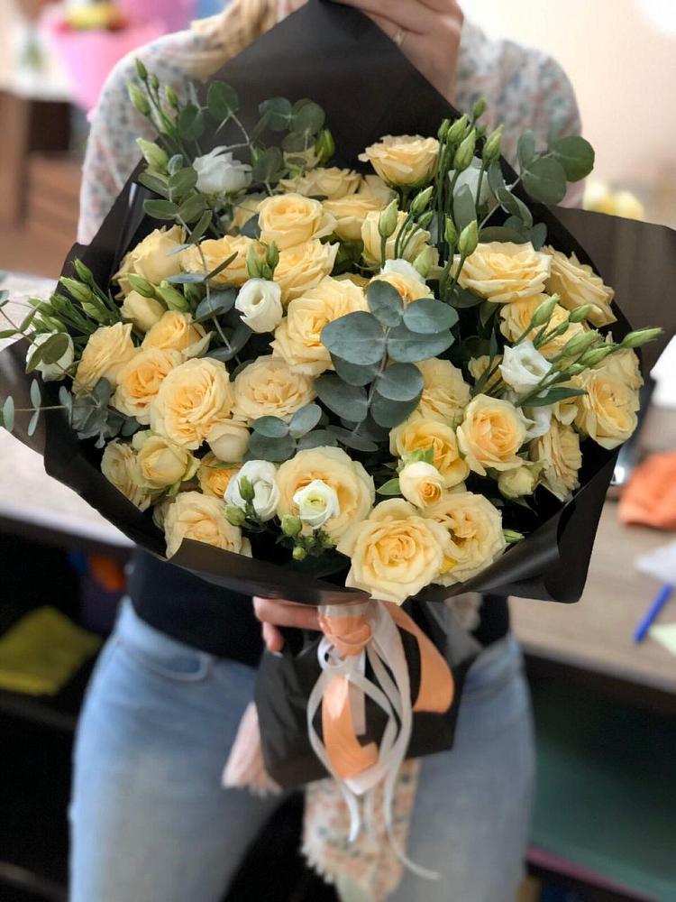 Букет цветов из: Розы и Лизиантусы в Тымовское