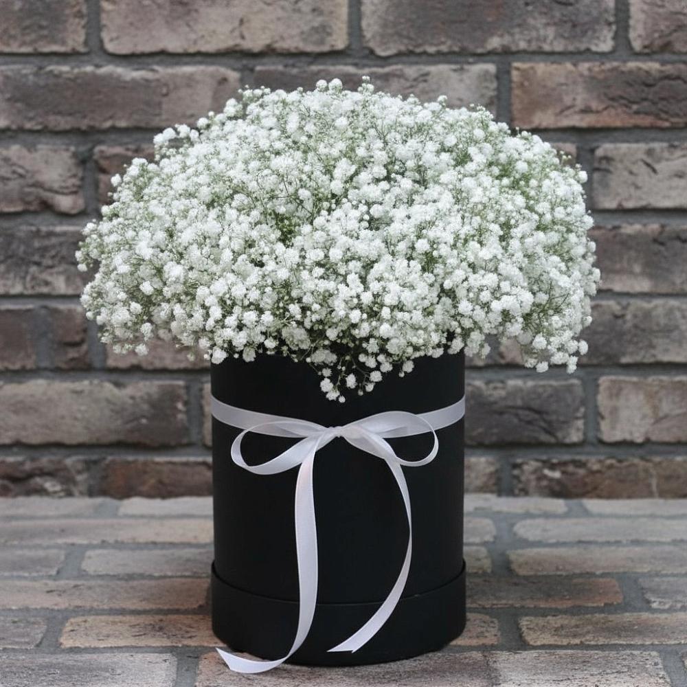 Цветочная композиция из Гипсофила в шляпной коробке в Тымовское