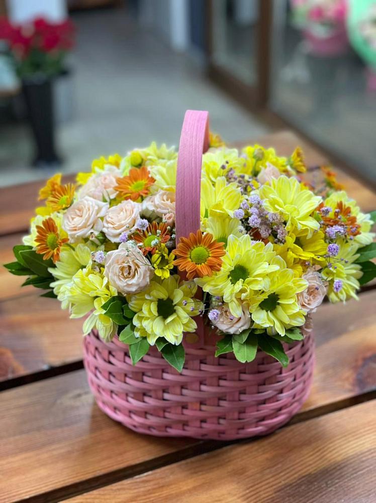 Цветочная композиция из Хризантемы и Розы в корзине в Тымовское