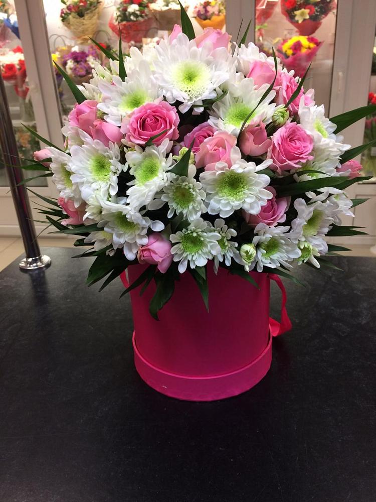 Цветочная композиция из Розы и Хризантемы в шляпной коробке в Тымовское