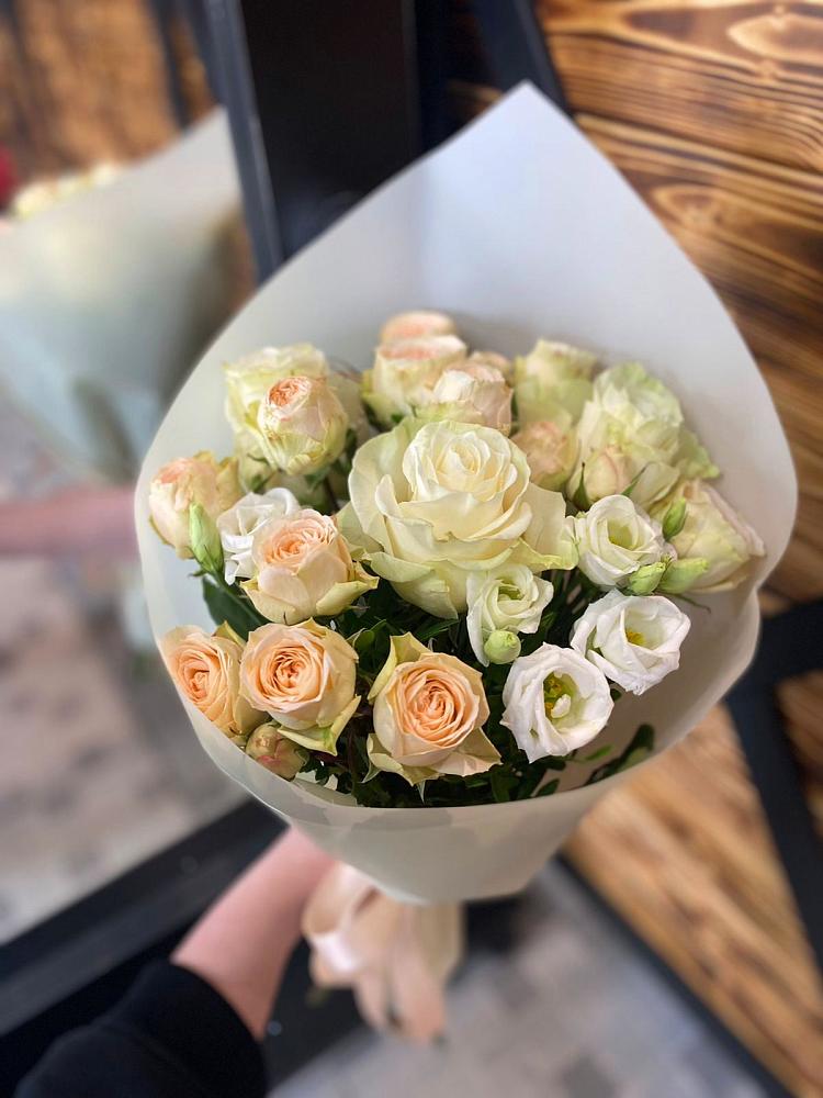 Букет цветов из: Розы и Лизиантусы в Тымовское